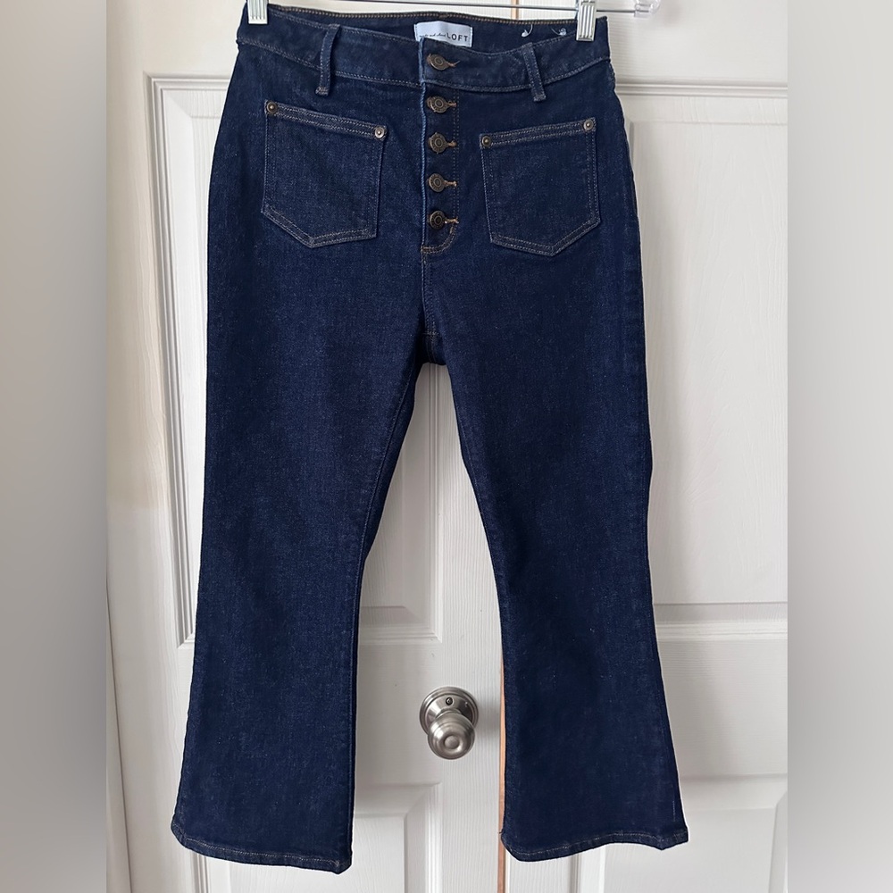 LOFT The Curvy Kick Crop Jeans